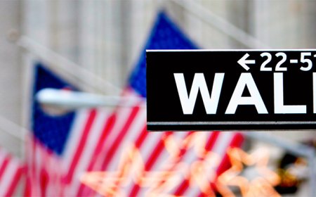 Futures Plunge on Eve of Tariff Rollout