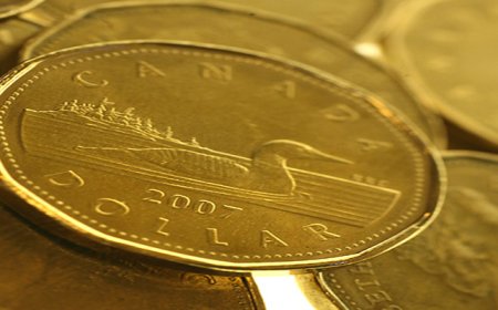 USD / CAD - Canadian dollar inching lower