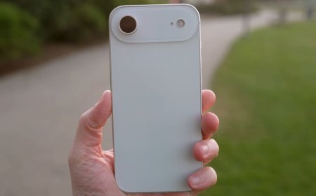 iPhone 17 Air Spotted in Leaked Hands-on Video, Appears to Be Slimmer Than the iPhone 16 Pro