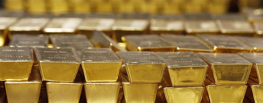 Gold Gains as Greenback Slips