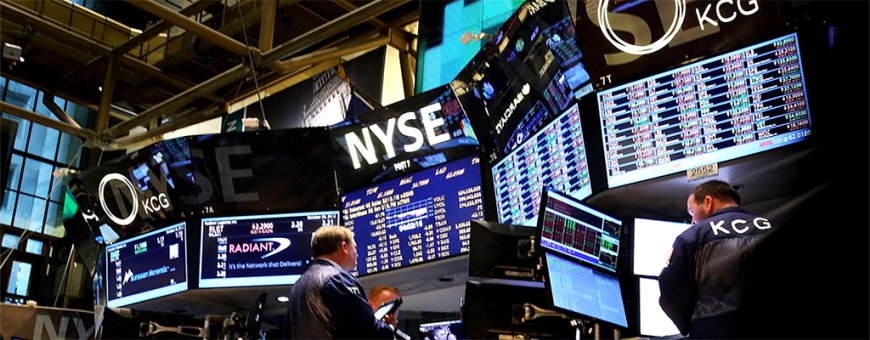 Stocks Climb on Trump Remark of “Many Trade Deals” Being Close