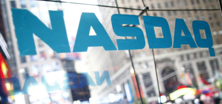 Stocks Fall as Investors Cautious