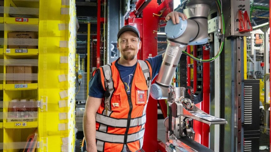 Amazon's New Vulcan Robots for Fulfilment Centres Have a ‘Sense of Touch’