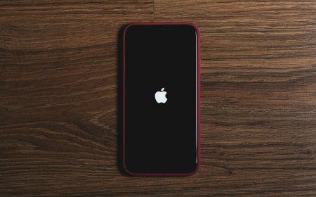 Apple Reportedly in Talks to Acquire Perplexity AI to Strengthen Its Artificial Intelligence Efforts