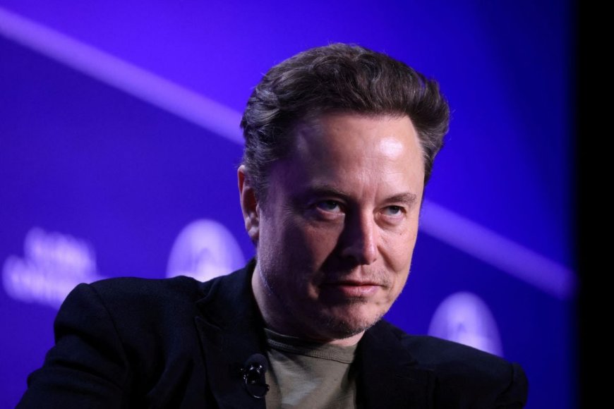 Musk-Trump Breakup Puts $22 Billion of SpaceX Contracts at Risk, Jolting US Space Program