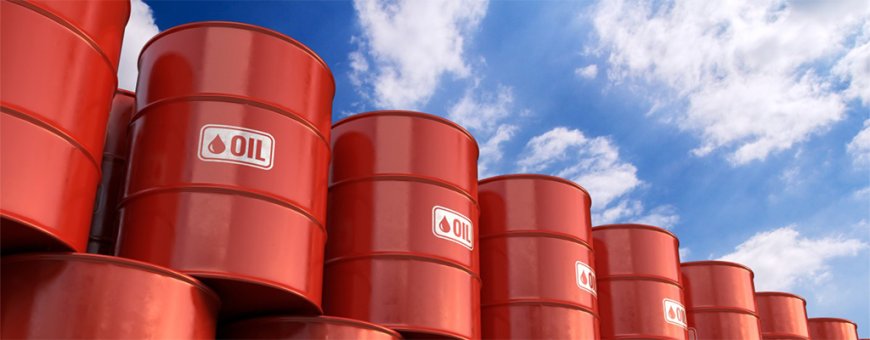 World’s Top Oil Trader Sees Lower U.S. Output in 2025