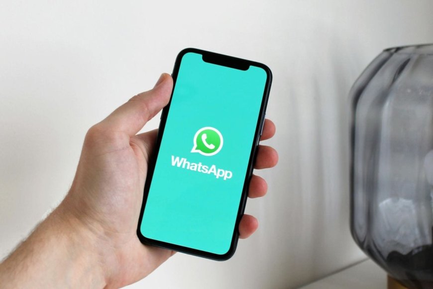 WhatsApp for iOS Said to Be Testing Feature Which Lets You Switch Between Multiple Accounts