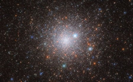Hubble Unveils Dark Matter Web in Stunning Abell 209 Galaxy Cluster Image