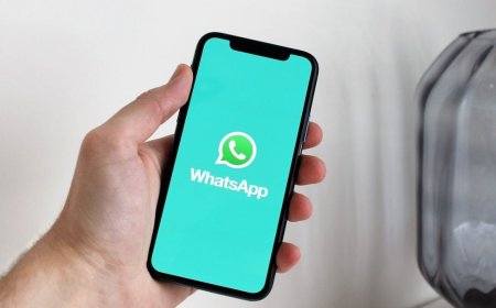 WhatsApp Testing Night Mode Option in Camera Interface in Android Beta App
