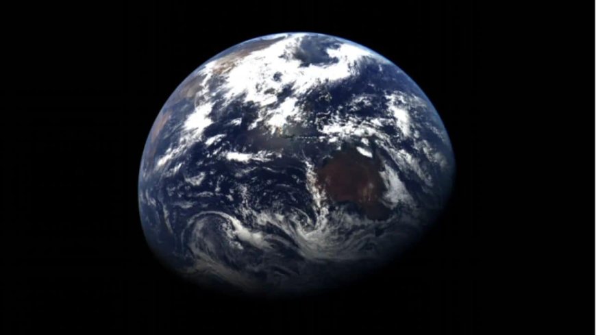 China’s Tianwen 2 Probe Snaps Striking Views of Earth and Moon While En Route to Asteroid