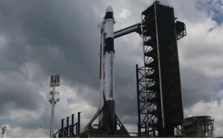SpaceX, NASA Delay Crew-11 Launch Due to Thick Clouds over Kennedy Space Center