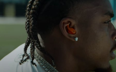 Apple Powerbeats Fit Earbuds Teased With Familiar Design Ahead of Fall 2025 Launch