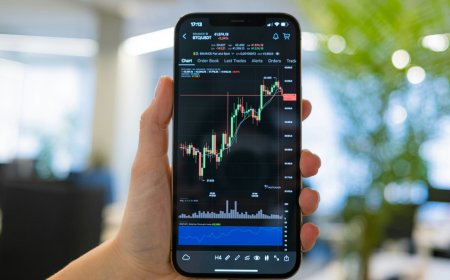 Bitcoin Climbs to $112,000 as Altcoins Pick up Steam