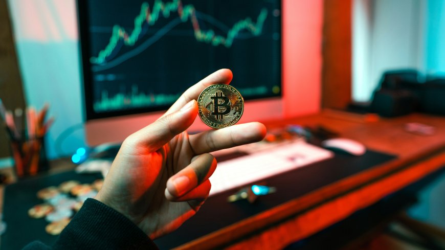 Bitcoin Holds Steady As Ethereum Gains From Strong ETF Demand