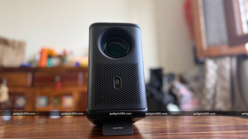 Lumio Arc 7 Projector Review: The Future of Casual Binge-Watching
