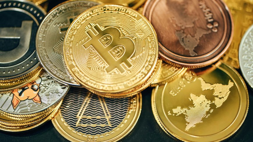 Bitcoin Price Drops to $111,700 as Traders Await CPI, ECB Signals