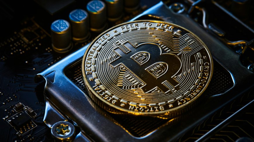 Bitcoin Climbs to $116,700 as Ethereum, Altcoins Consolidate Ahead of US Fed Policy Decision