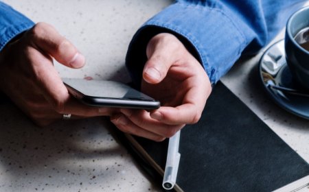 IMC 2025: Vodafone Idea Launches Vi Protect to Tackle Fraud Calls, SMS, and Cyber Threats Using AI