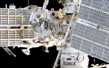 Russian Cosmonauts Install Semiconductor Experiment During ISS Spacewalk