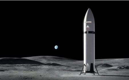 SpaceX May Miss First Crewed Moon Landing as NASA Reopens Artemis Bid