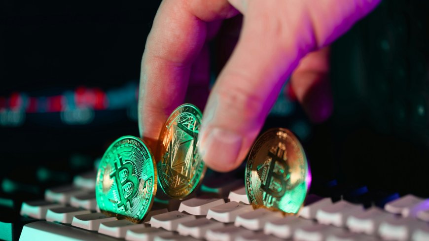 Bitcoin Faces Pressure as Traders Remain Cautious Ahead of Anticipated US Policy Decision