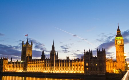 Bank of England Plans to Match US Pace on Stablecoin Regulation: Report