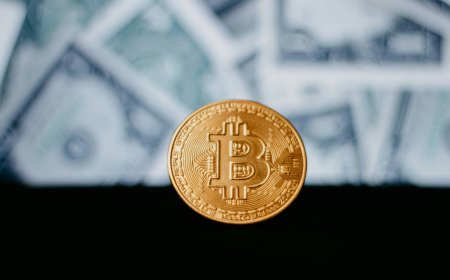 Bitcoin Trades Near $91,300 as Accumulation Signals Strengthen Across Crypto Market