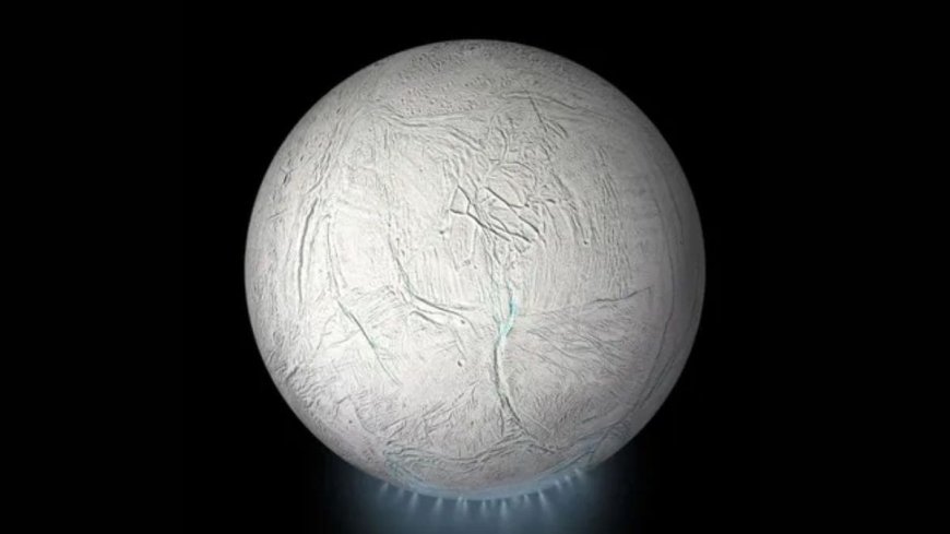 Boiling Oceans May Hide Beneath Icy Moons, New Study Suggests