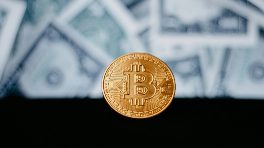 Bitcoin Trades Near $91,300 as Accumulation Signals Strengthen Across Crypto Market