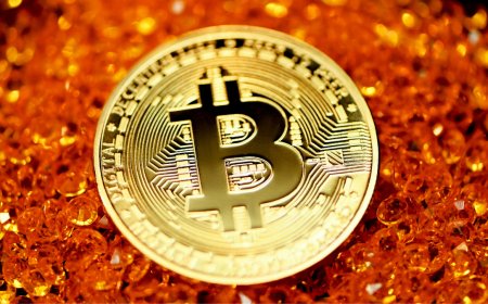 Crypto Traders Await US Fed Signals as Bitcoin Price Drops to $91,900