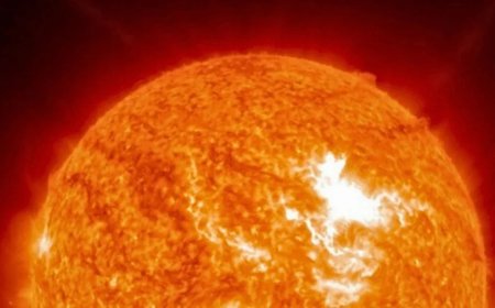 Strongest Solar Flare of 2025 Sends High-Energy Radiation Rushing Toward Earth