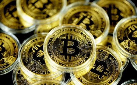 Bitcoin Rises Above $92,300 as Crypto Market Stabilises Ahead of Weekend Trade