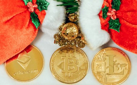 Bitcoin Steadies as Holiday Trading Sets the Tone