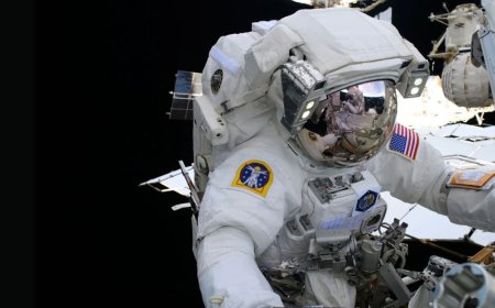 NASA to Preview Upcoming ISS Spacewalks Focused on Solar Array Upgrades in January 2026