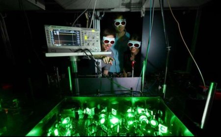 Scientists Find Clue to High-Temperature Superconductivity in Quantum Materials