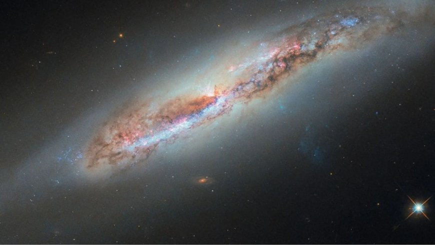 Hubble Data Reveals Previously Invisible ‘Gas Spur’ Spilling From Galaxy NGC 4388’s Core