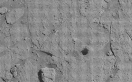 Curiosity Rover Reconnects After Solar Conjunction, Begins Critical Organic Search on Mars