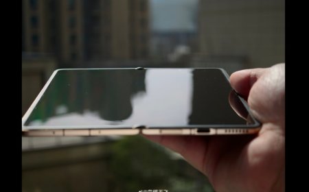 Honor Magic V6 With Nearly Creaseless Inner Display Teased By Product Manager Ahead of MWC