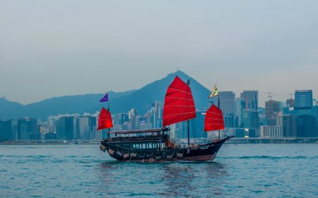 HSBC, Standard Chartered Said to Be First Recipients of Stablecoin Licences in Hong Kong