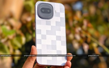 iQOO 15R Review: Maximum Speed, Minimum Compromise