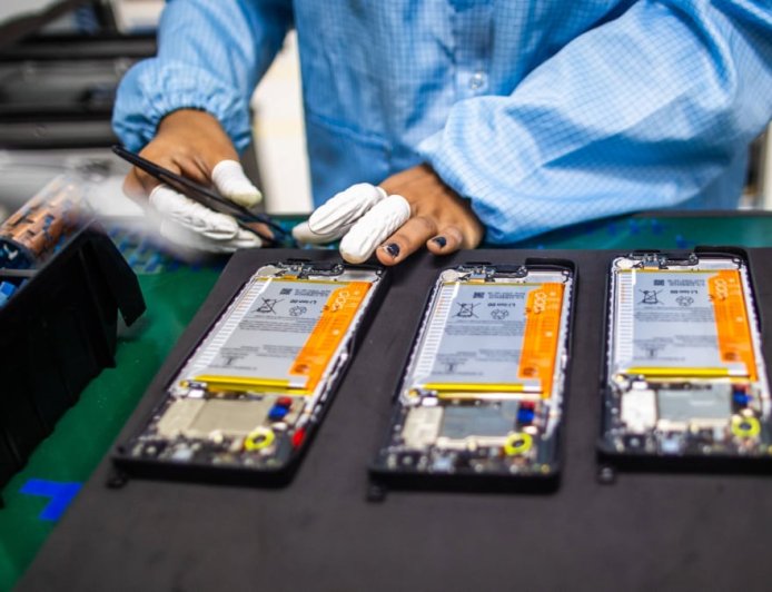 India Prepares Smartphone Export Incentives in a Boost for Apple