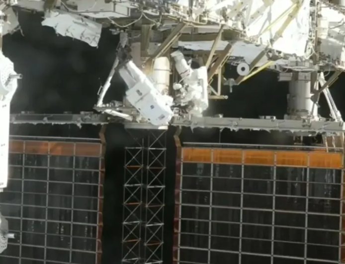 NASA Astronauts Complete 7-Hour Spacewalk to Prepare ISS Power System Upgrade