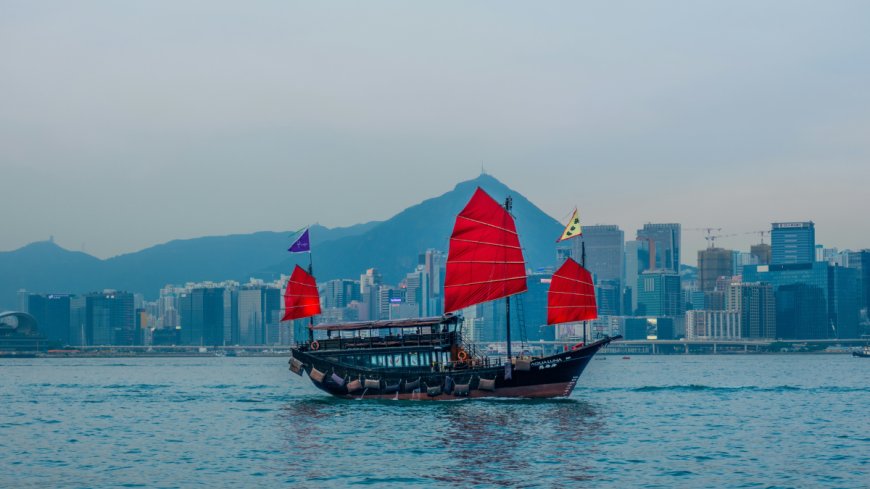 HSBC, Standard Chartered Said to Be First Recipients of Stablecoin Licences in Hong Kong