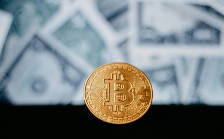Bitcoin Trades Near $69,000 as Mixed Signals Keep Market Range-Bound