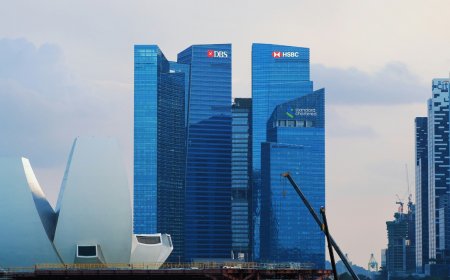 HSBC, Standard Chartered-Led Group Bags First Stablecoin Issuer Licenses in Hong Kong