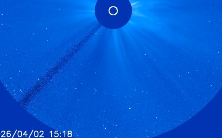 NASA Observes Rare Sungrazer Comet Disintegration Near the Sun