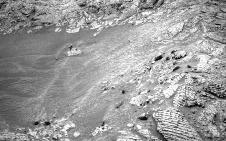 NASA’s Curiosity Rover Finds Crater Filled With Sand, Alters Drilling Plans