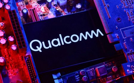 Qualcomm Rises on Smartphone Rebound Hopes, Data-Centre Chip Push