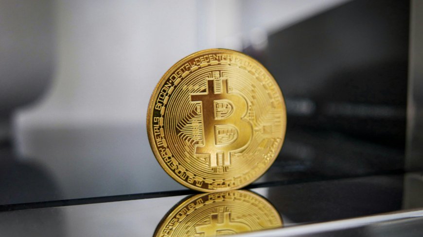 Bitcoin Price Approaches $71,000 Mark as Crypto Market Awaits Breakout Momentum