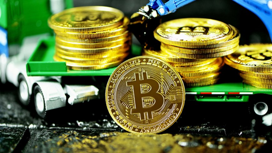 Bitcoin Trades Near $78,000 as ETF Inflows and Macro Optimism Support Stabilising Cryptocurrency Prices